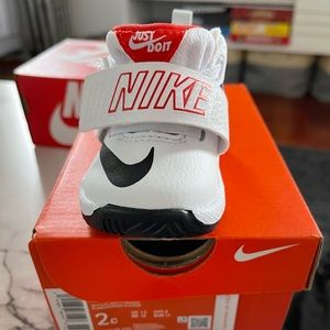 Nike kid shoes 2c